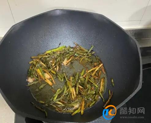 葱油焖鸡的做法